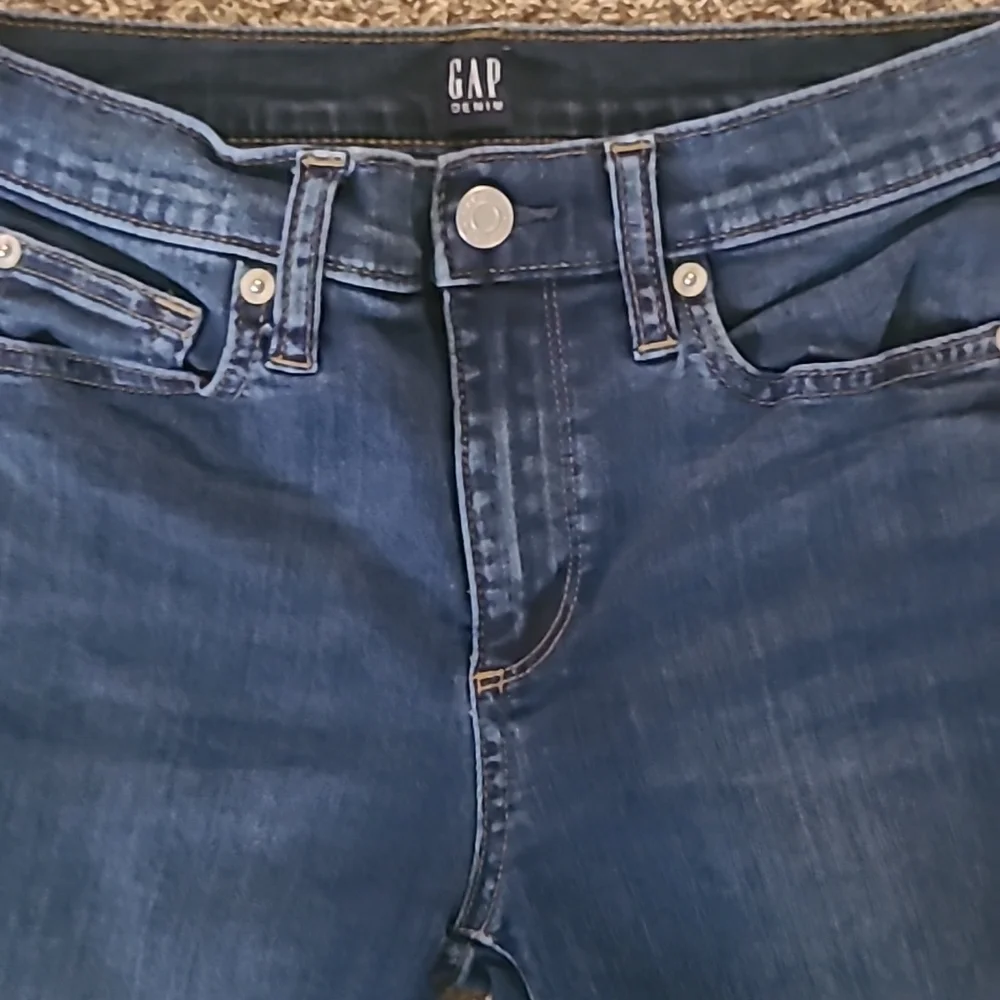 Size 27 Gap Jeans - Picture 2 of 6